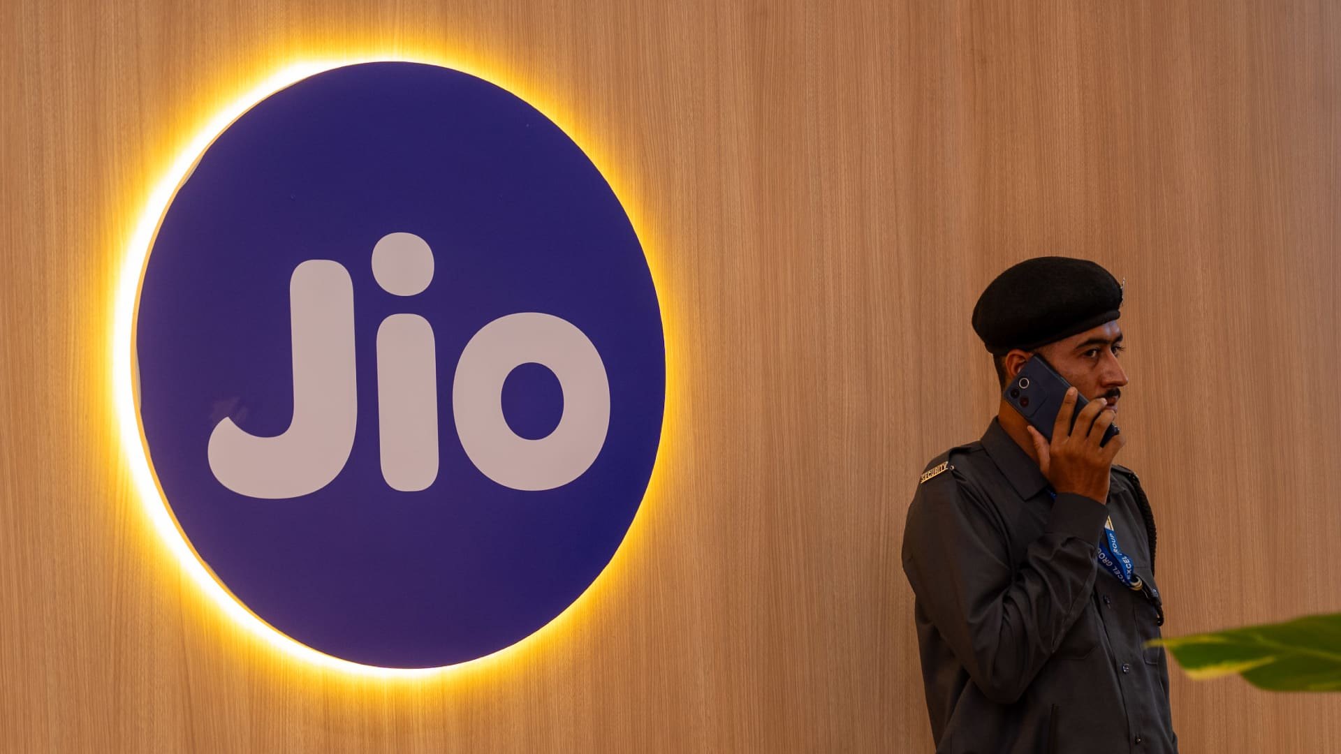 Meta ve Google Destekli Jio Platforms, 3,2 Milyar Dolarlık Hindistan'ın En Büyük Halka Arzına Hazırlanıyor